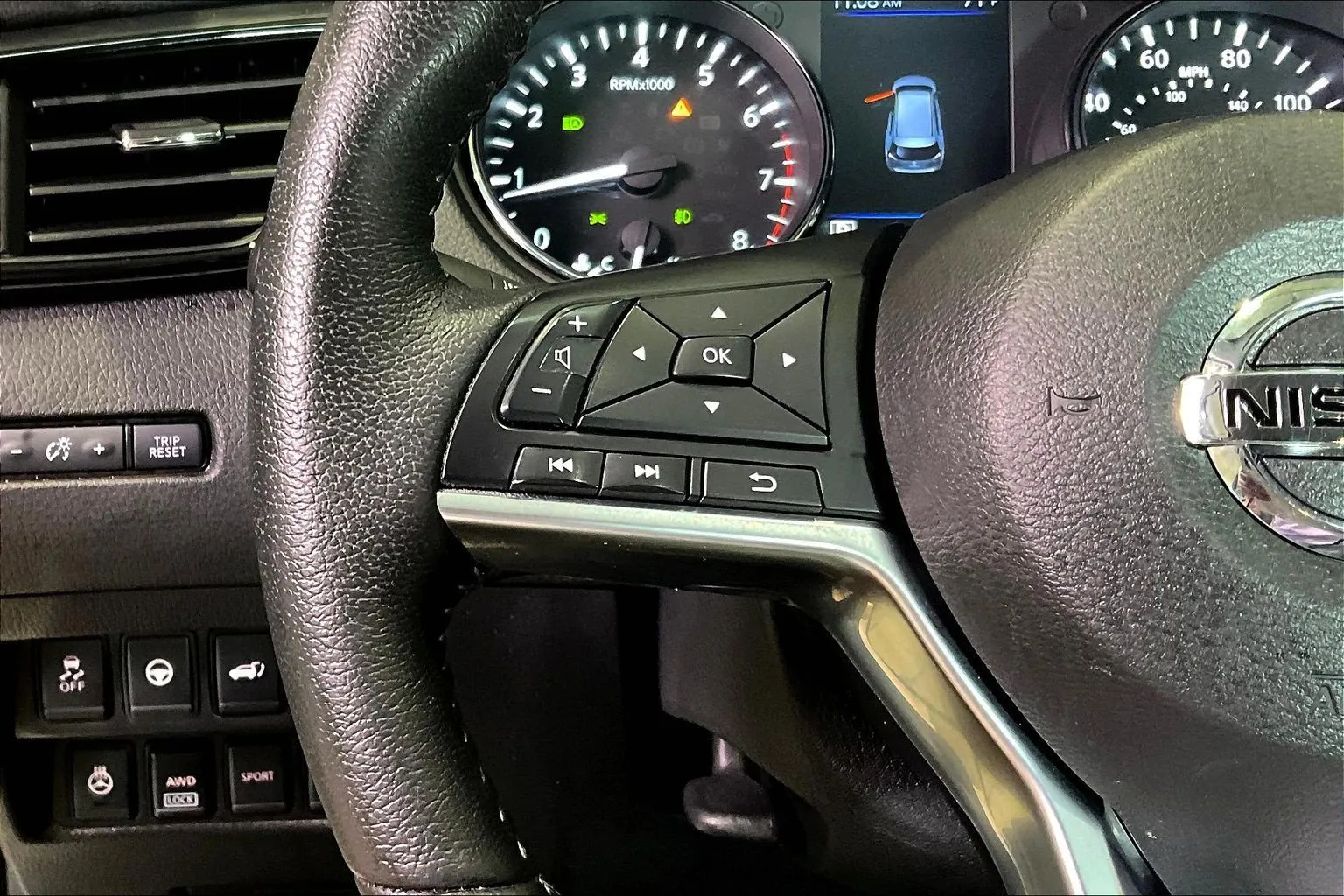 Nissan Rogue photo 12