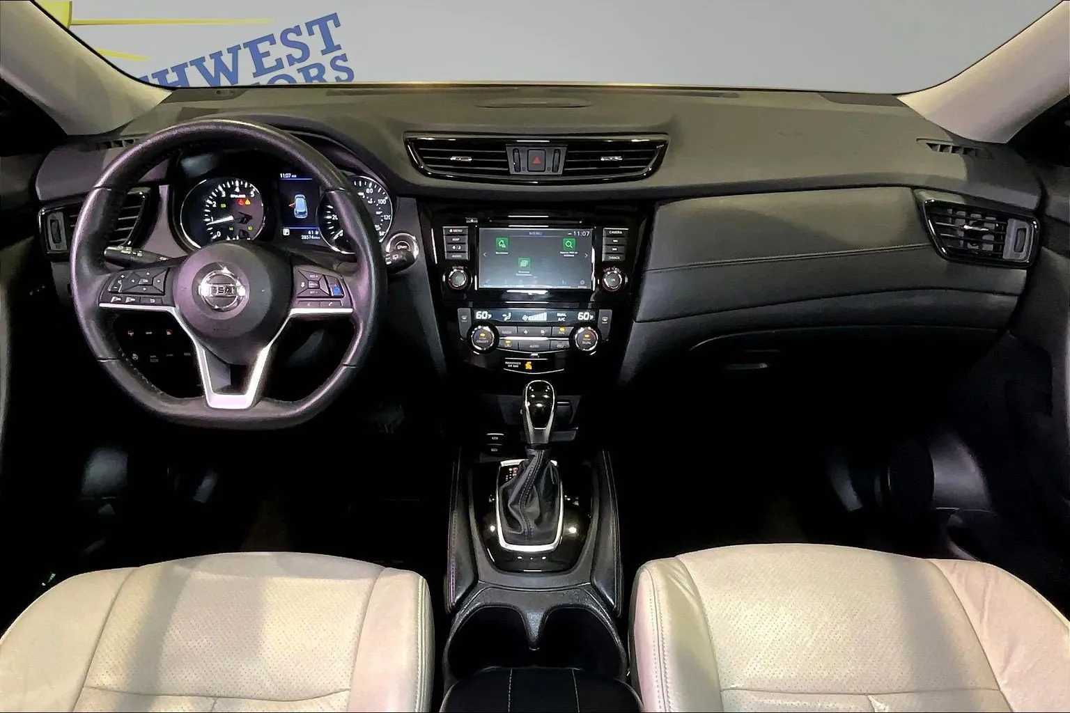 Nissan Rogue photo 8