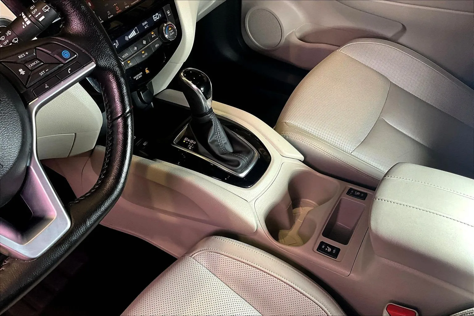 Nissan Rogue Sport photo 19