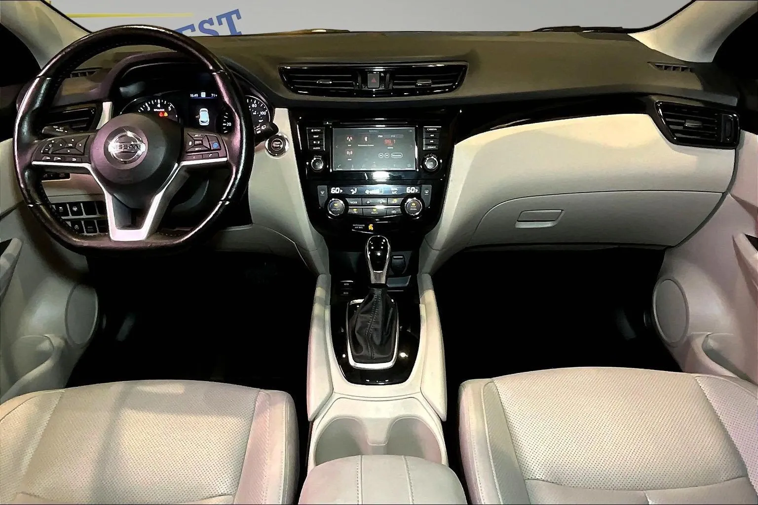 Nissan Rogue Sport photo 8