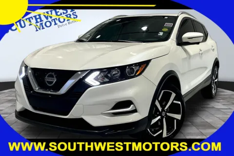 White 2022 Nissan Rogue Sport SL for sale in Pueblo, CO