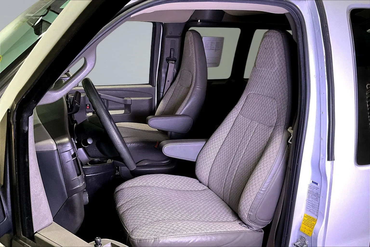 2023 Chevrolet Express Passenger LS - Photo 22