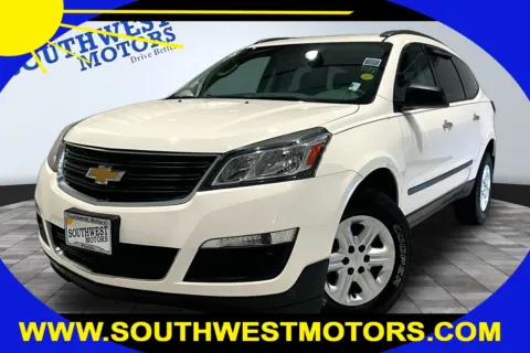 White 2015 Chevrolet Traverse LS for sale in Pueblo, CO