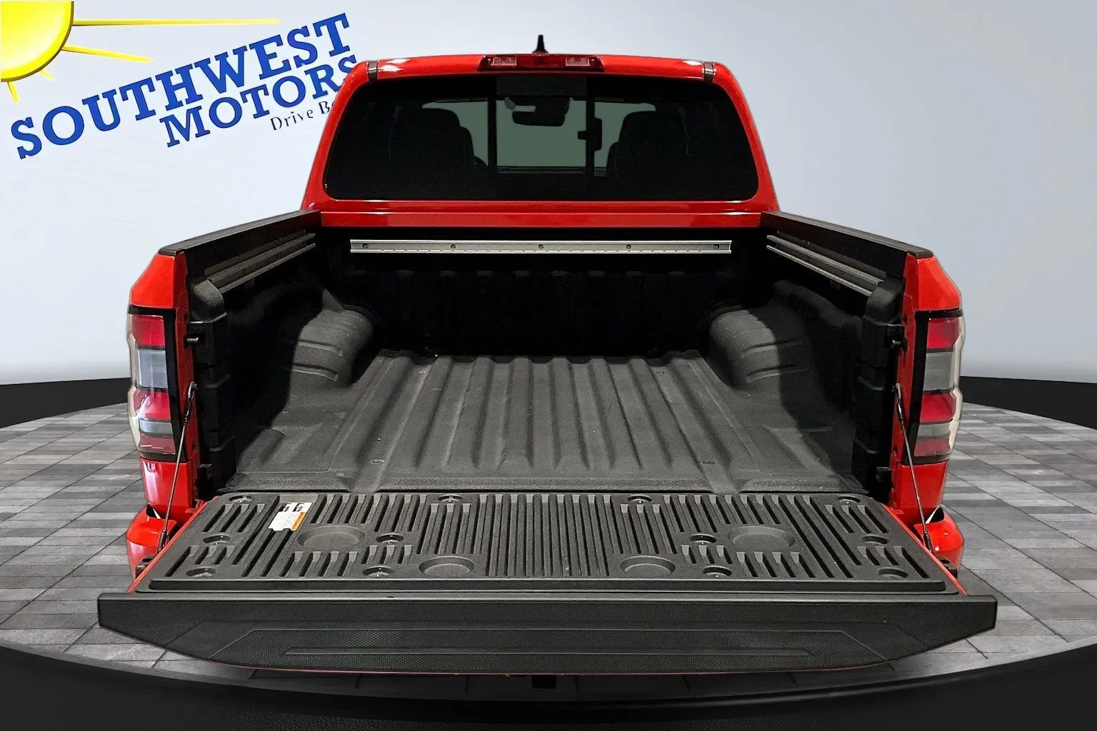 Nissan Frontier photo 8