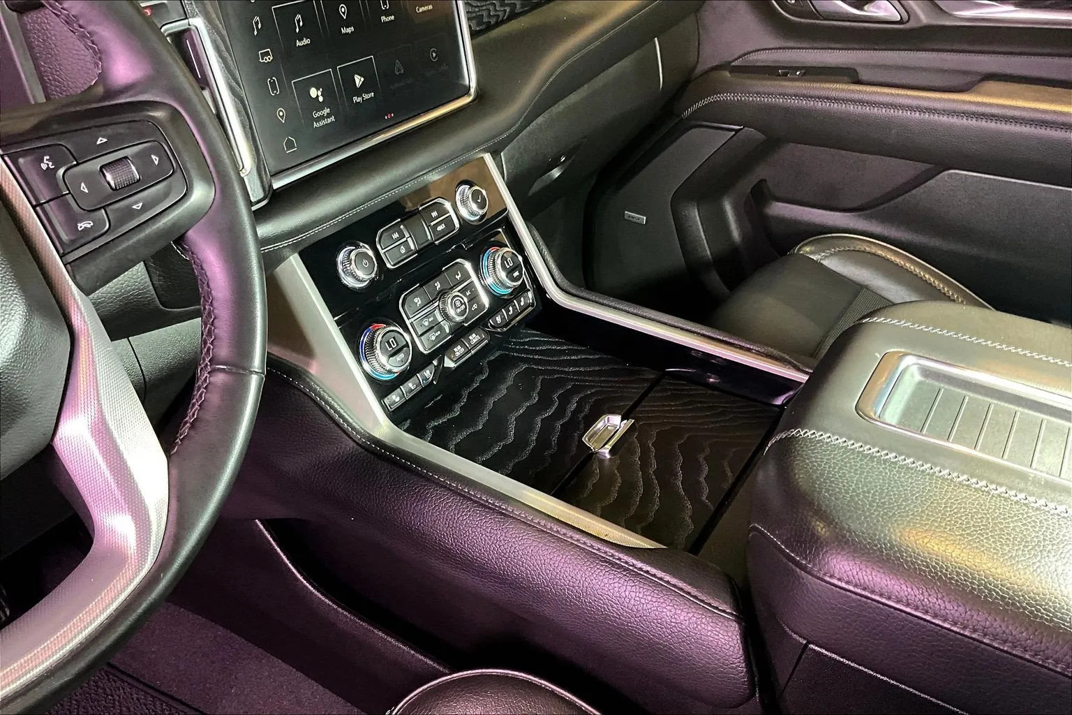 GMC Yukon XL photo 18