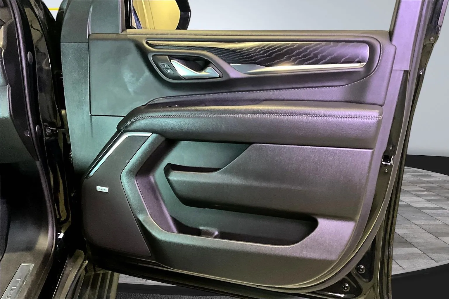 GMC Yukon XL photo 28