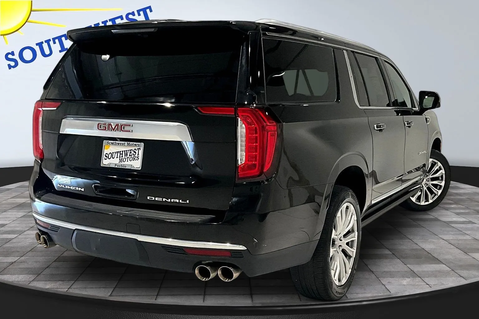 GMC Yukon XL photo 7