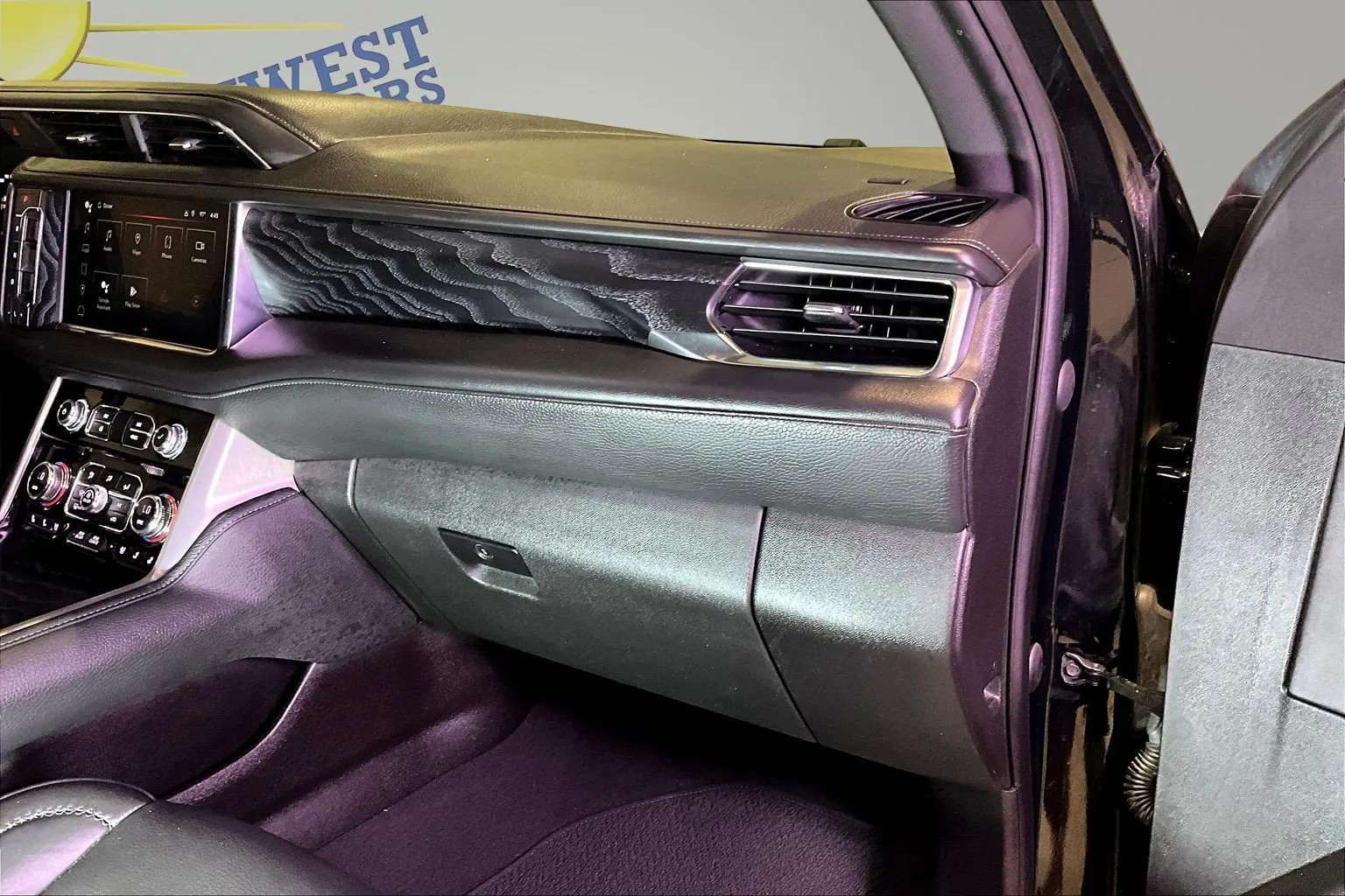 GMC Yukon XL photo 26