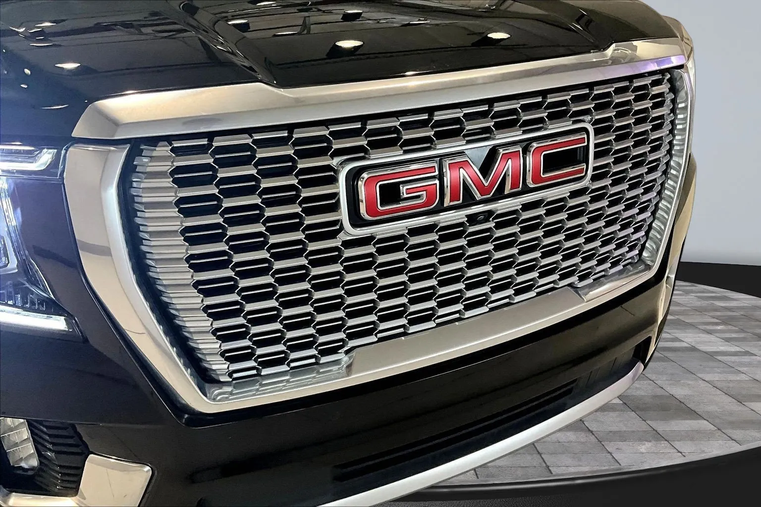 GMC Yukon XL photo 32