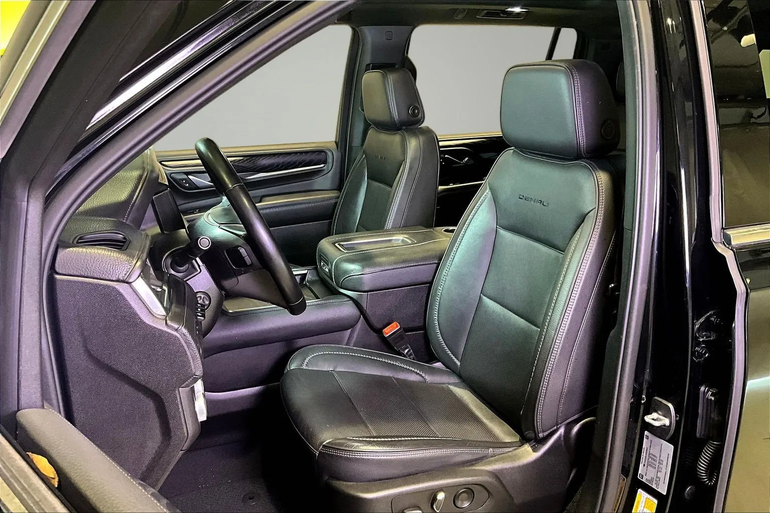 GMC Yukon XL photo 21
