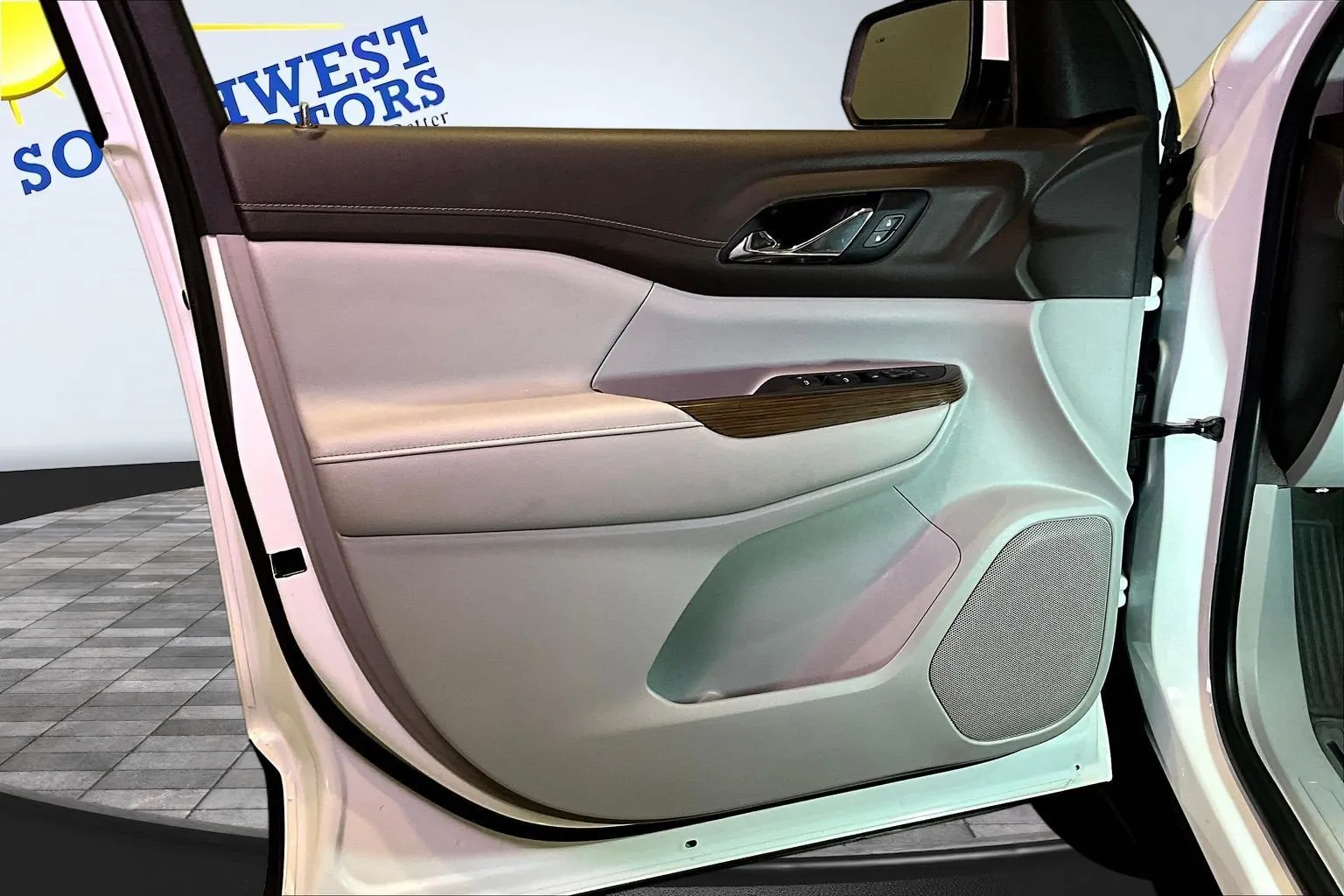 GMC Acadia photo 20