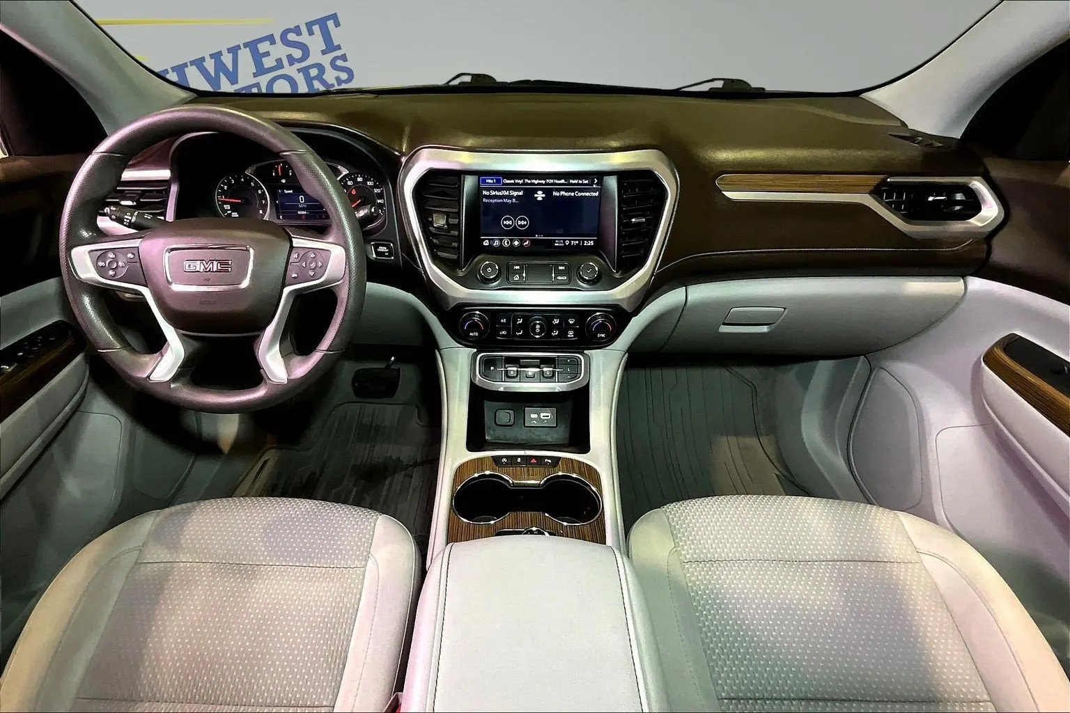 GMC Acadia photo 8