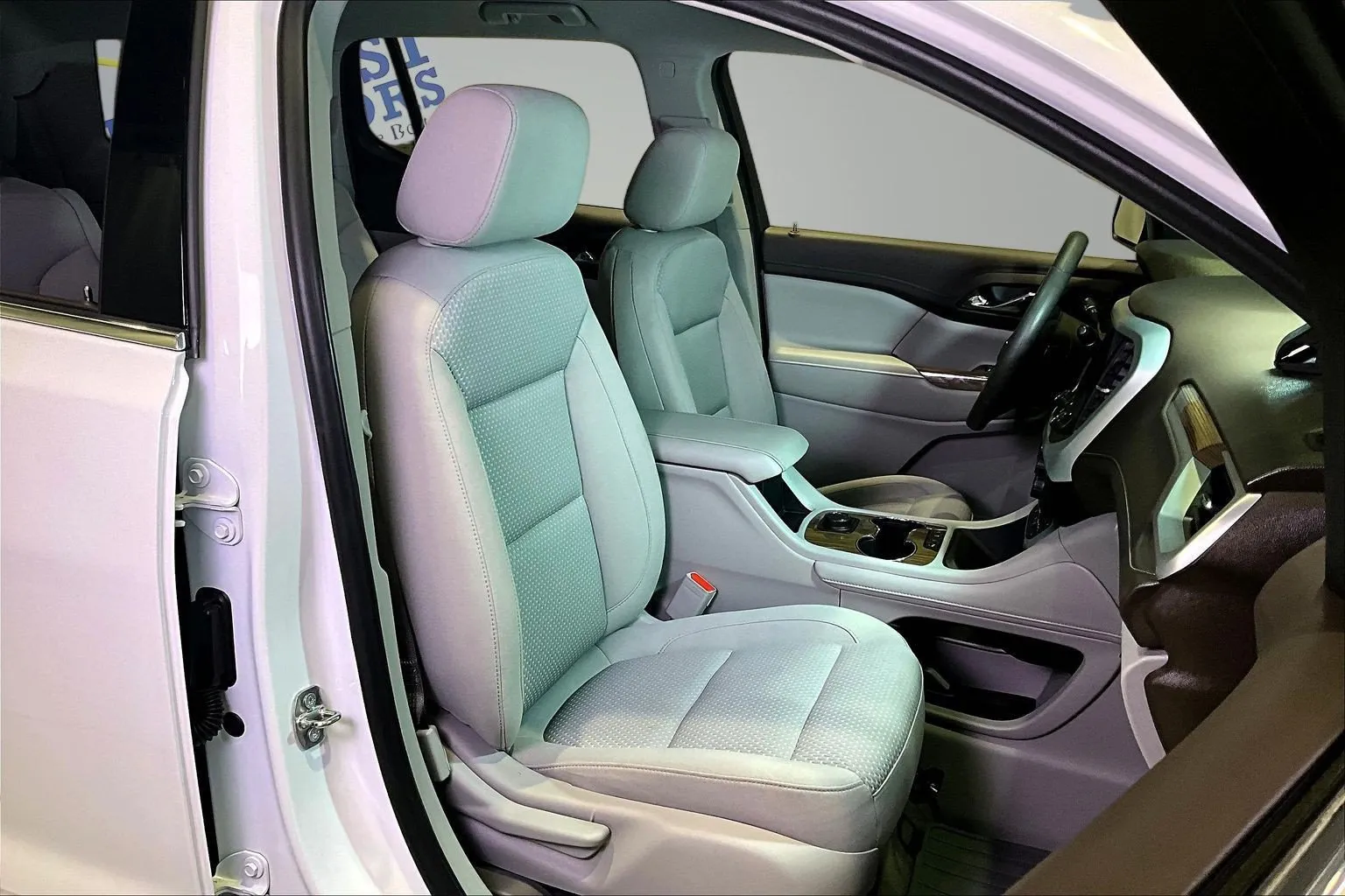 GMC Acadia photo 30