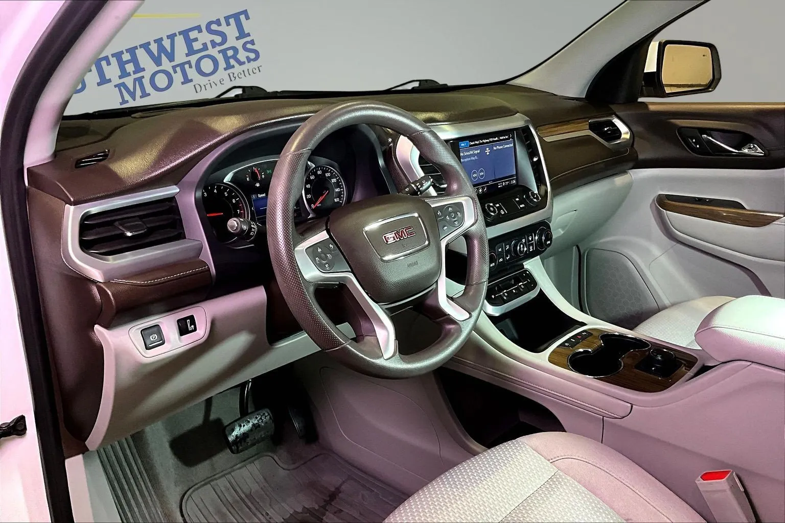 GMC Acadia photo 17
