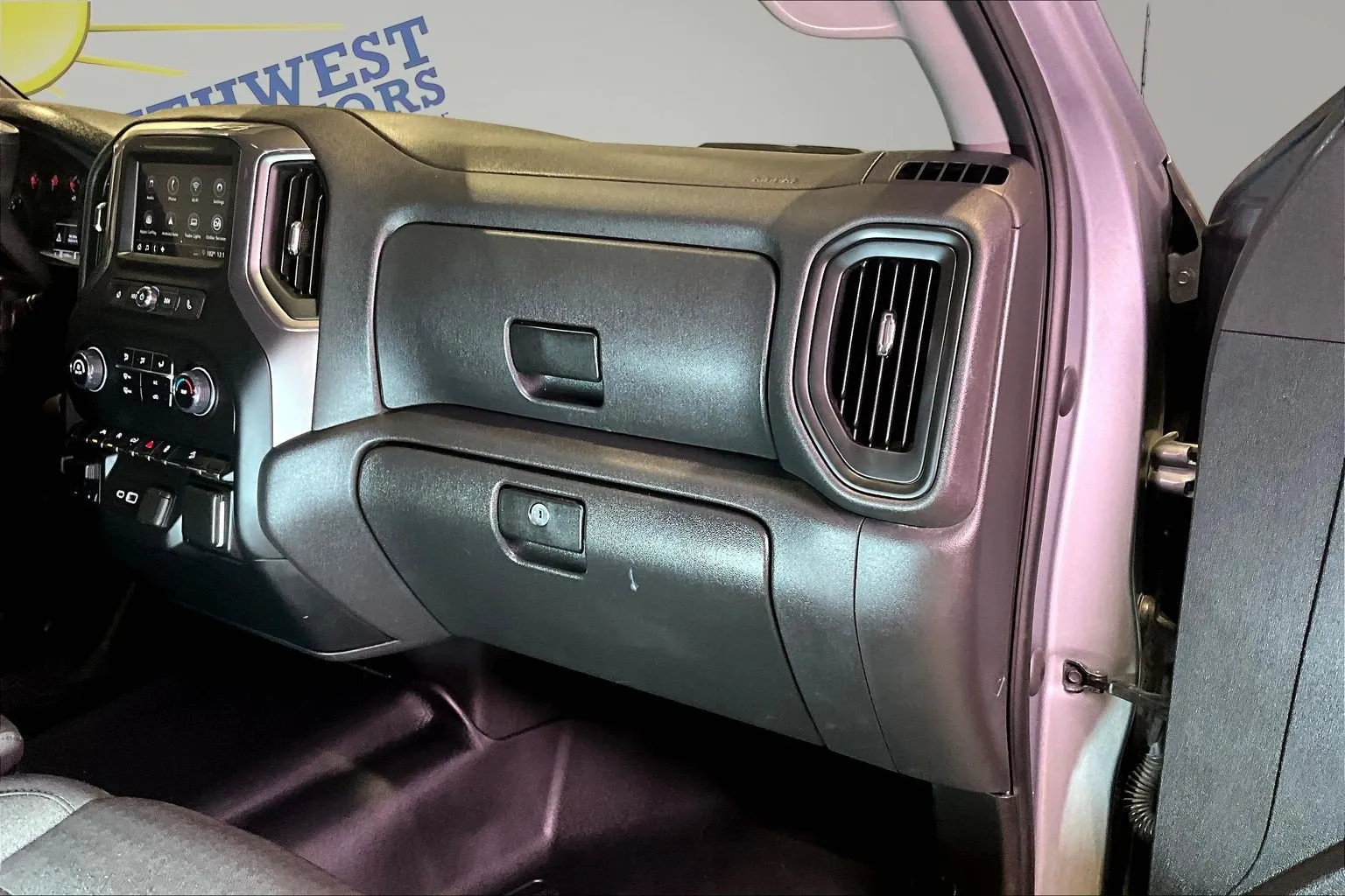Chevrolet Silverado photo 27