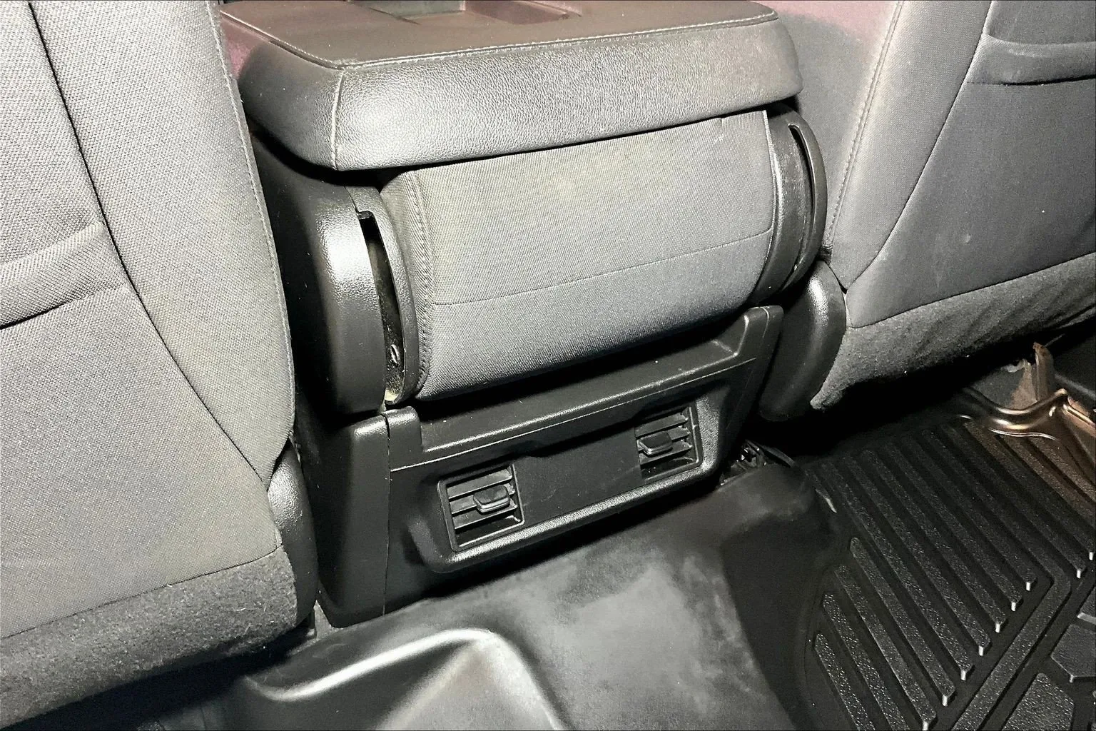 Chevrolet Silverado photo 11