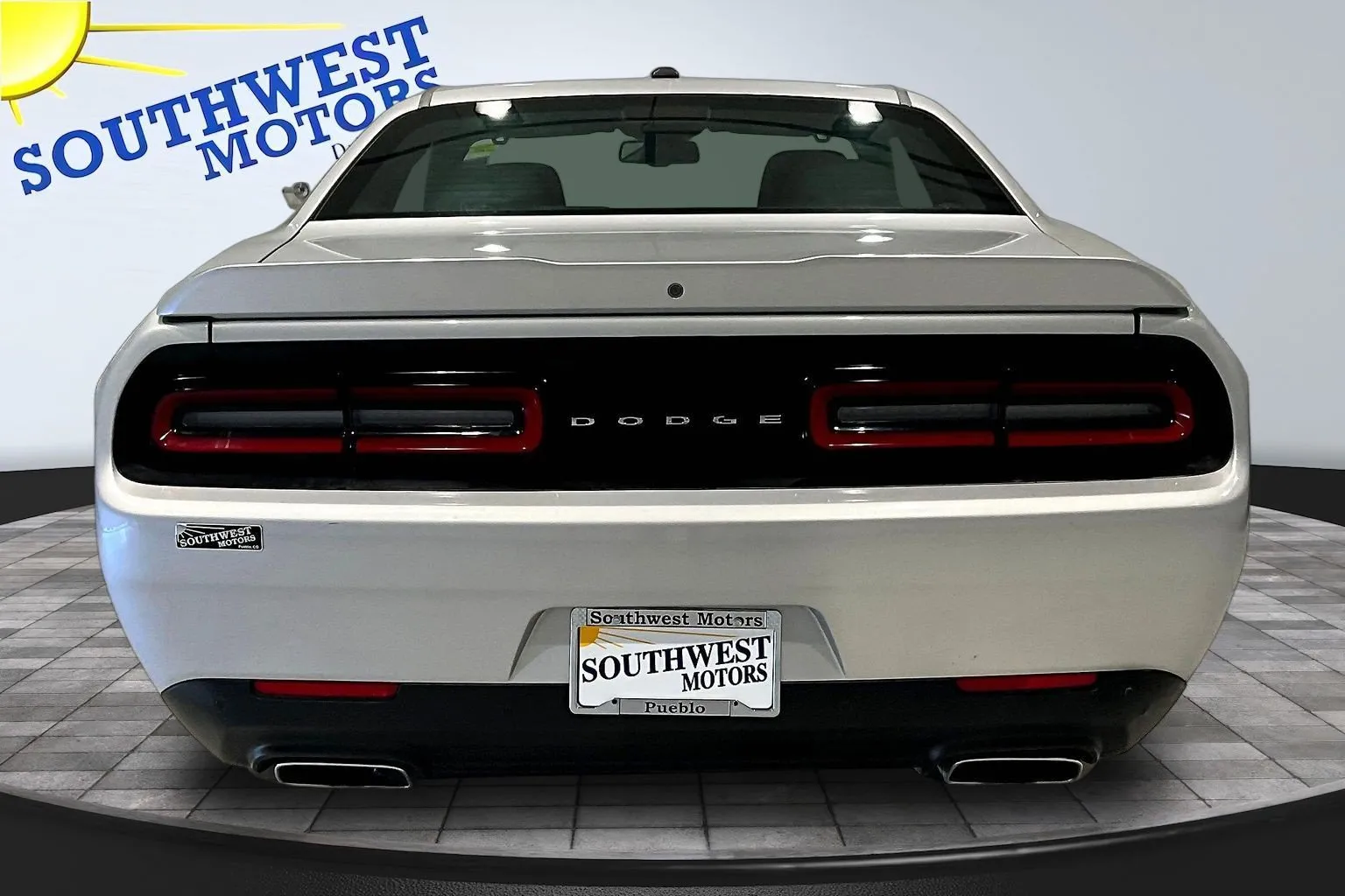 Dodge Challenger photo 6