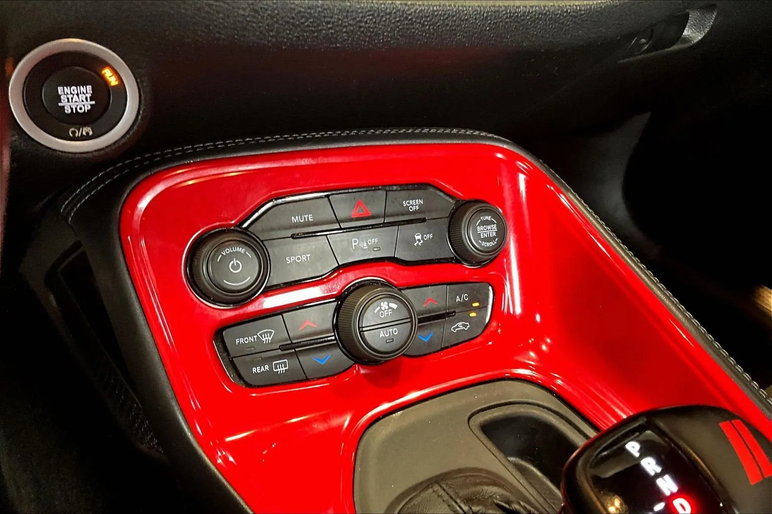 Dodge Challenger photo 16
