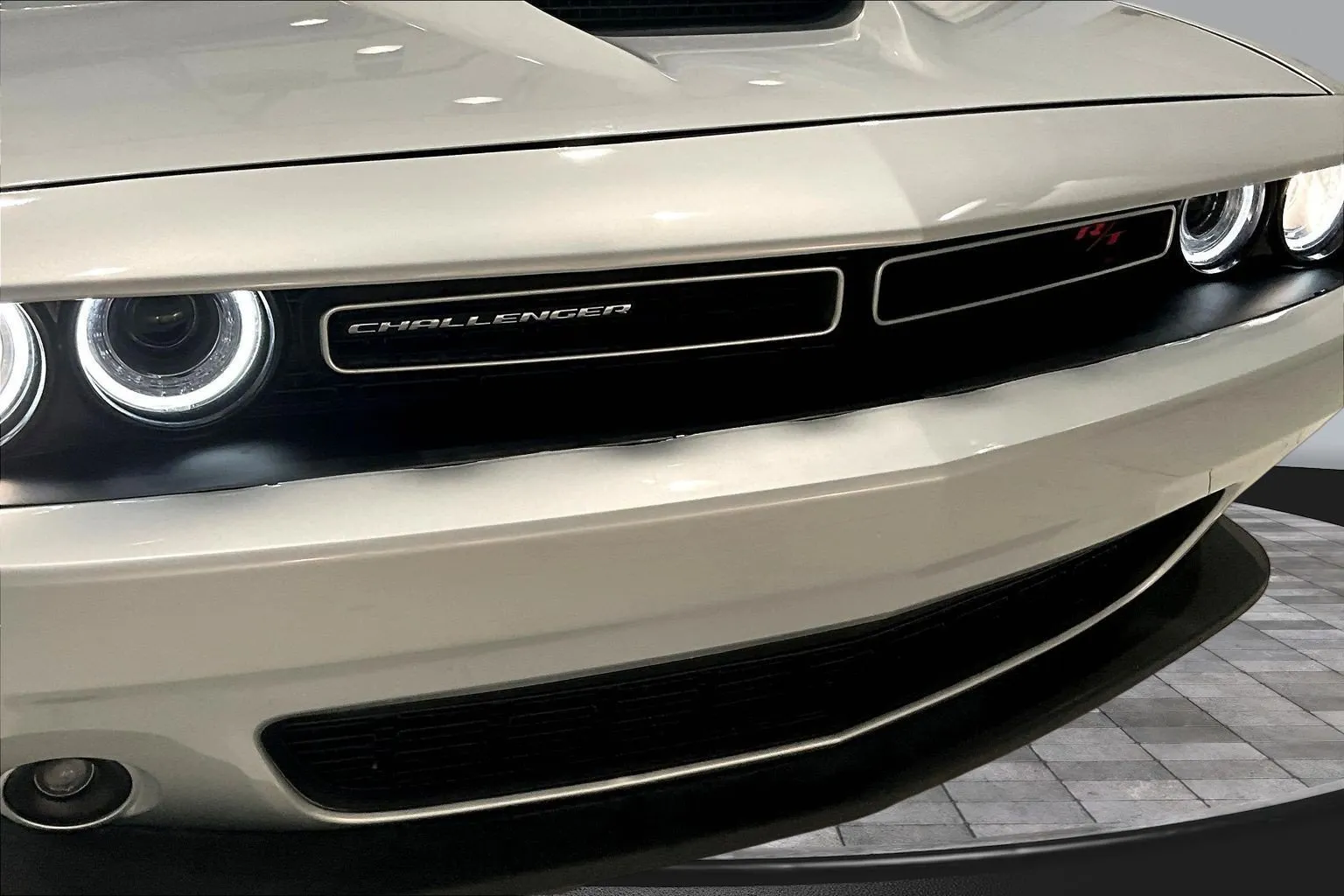Dodge Challenger photo 33