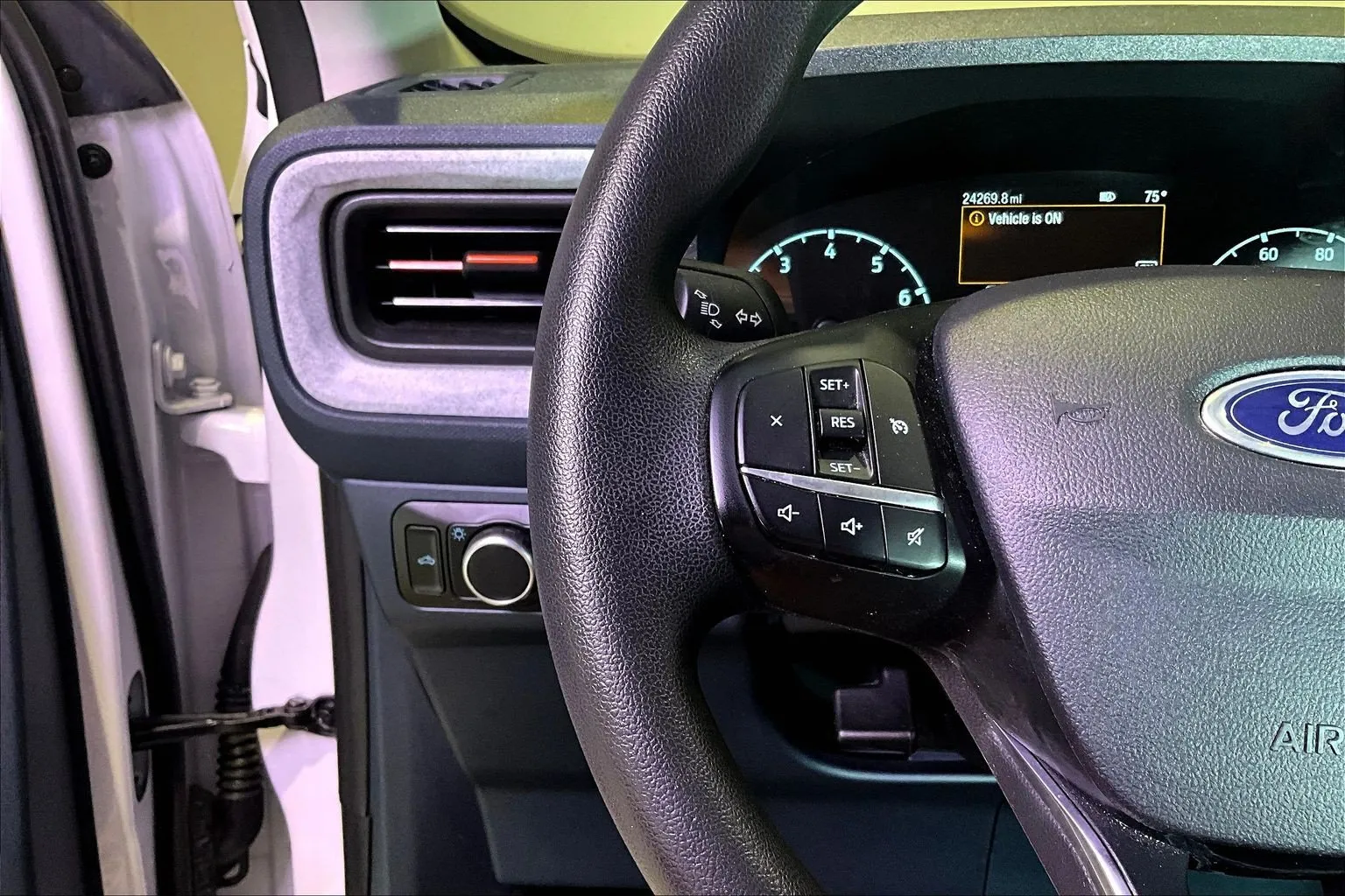 Ford Maverick photo 13