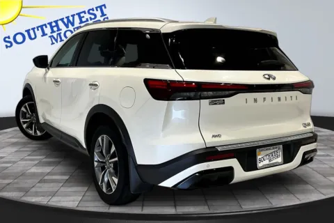 More photos of 2023 INFINITI QX60 LUXE at Southwest Motors, CO
