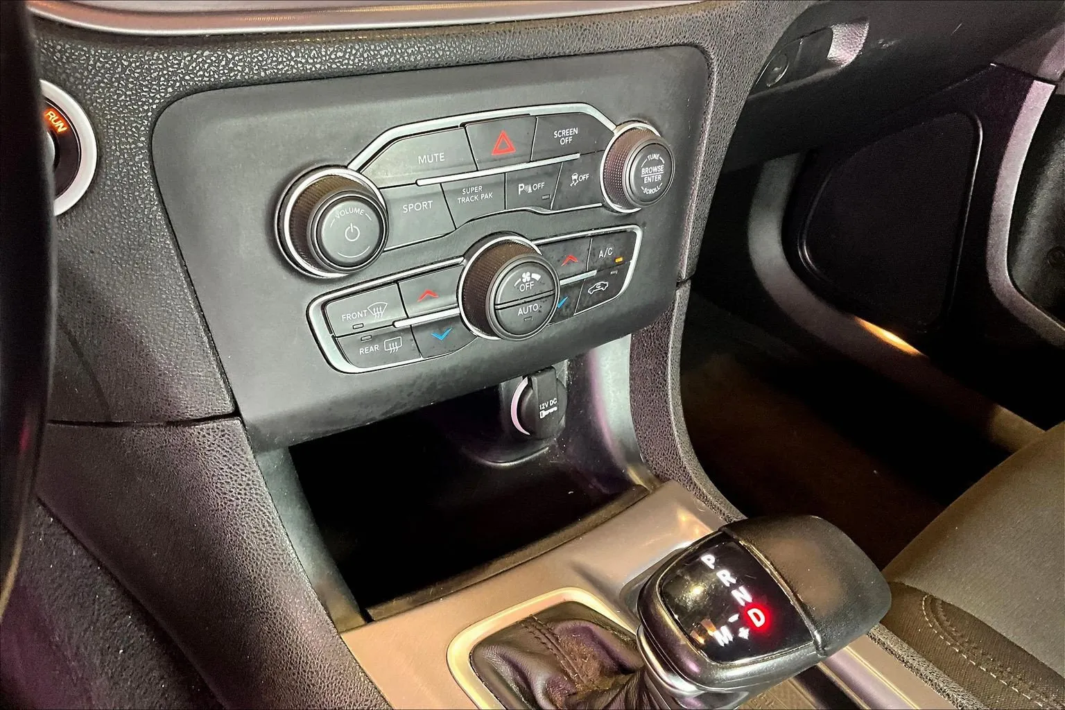 Dodge Charger photo 16