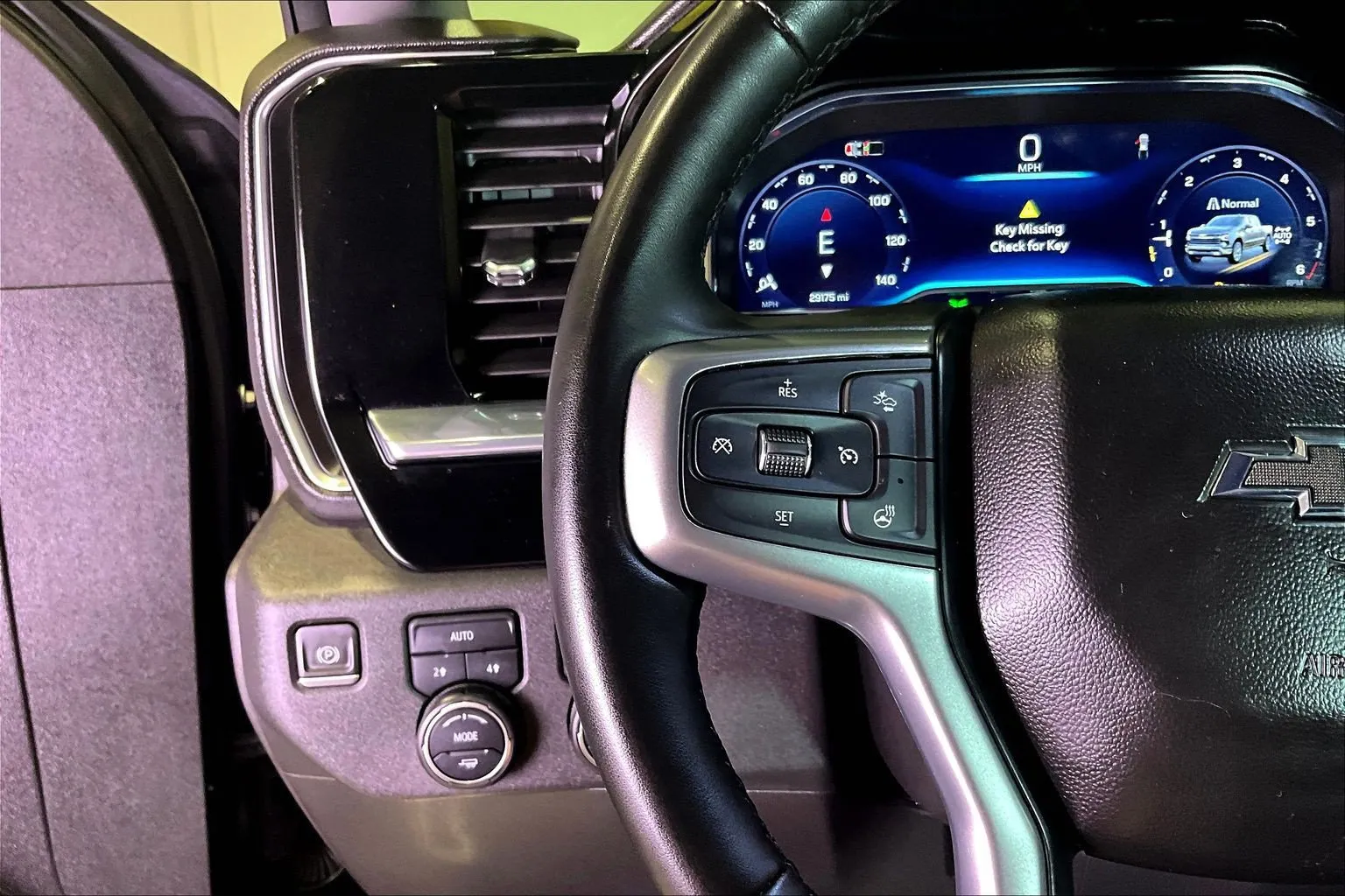Chevrolet Silverado photo 13