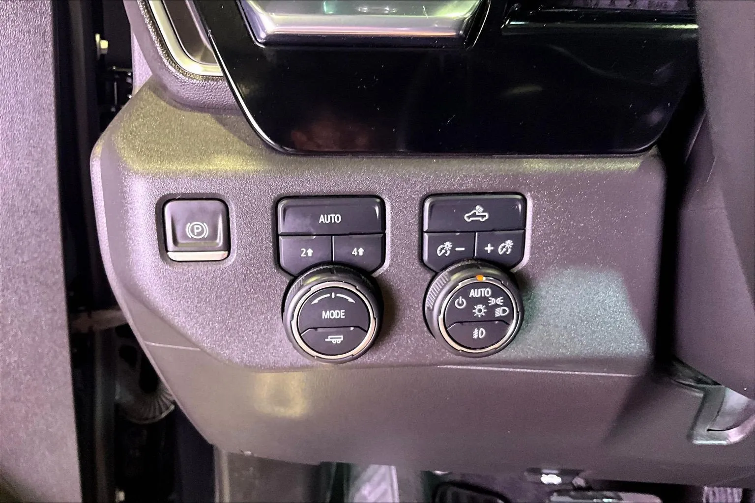 Chevrolet Silverado photo 18