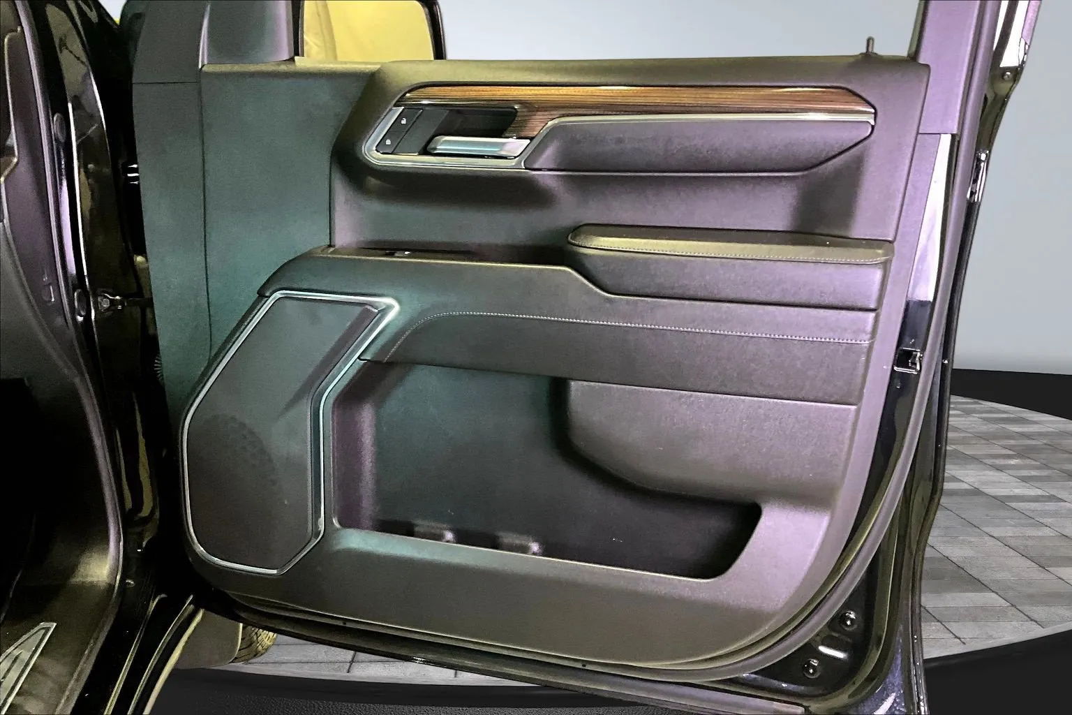 Chevrolet Silverado photo 30