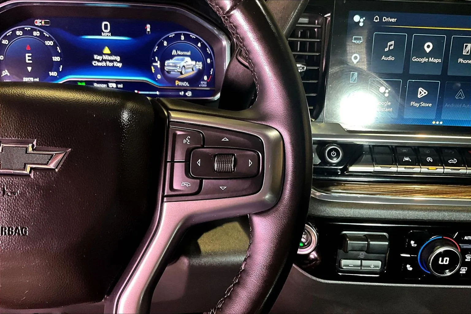 Chevrolet Silverado photo 14