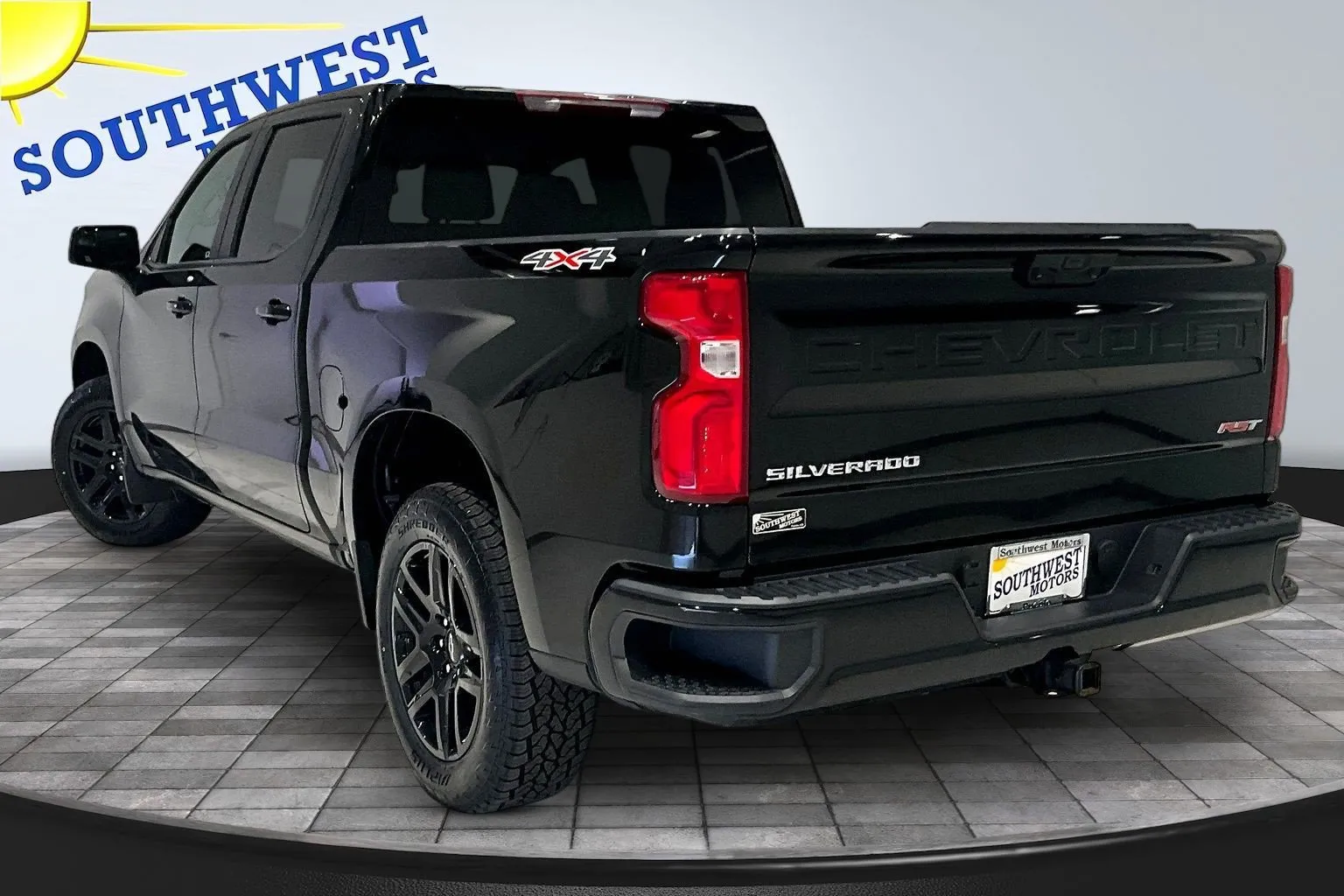 Chevrolet Silverado photo 5