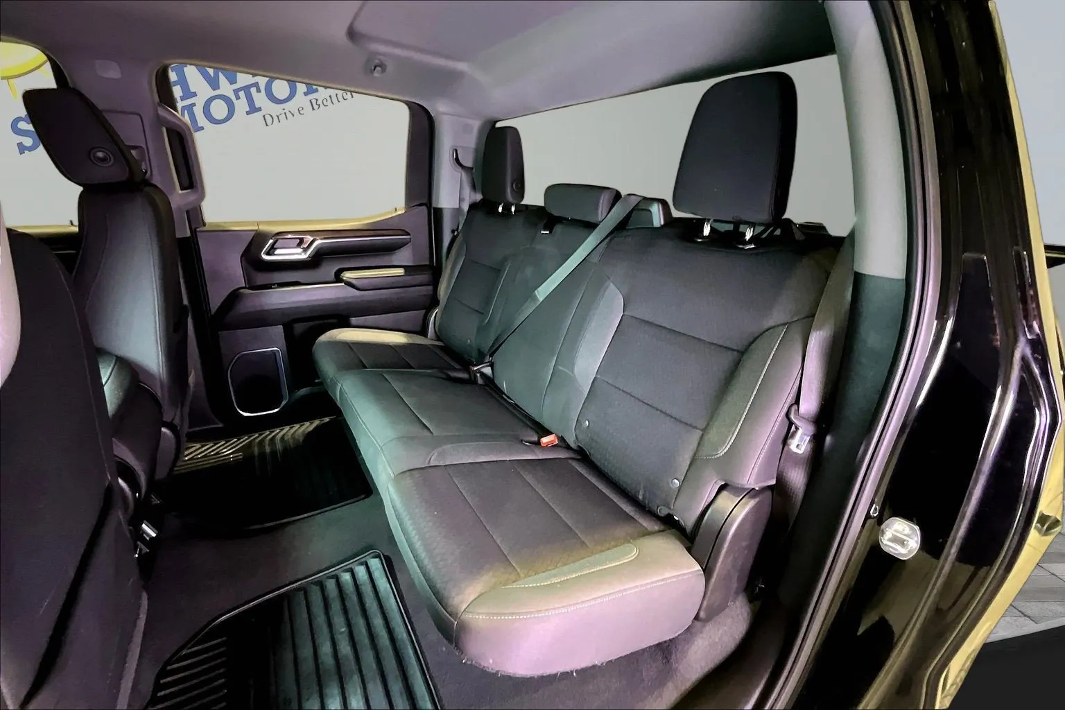 Chevrolet Silverado photo 24