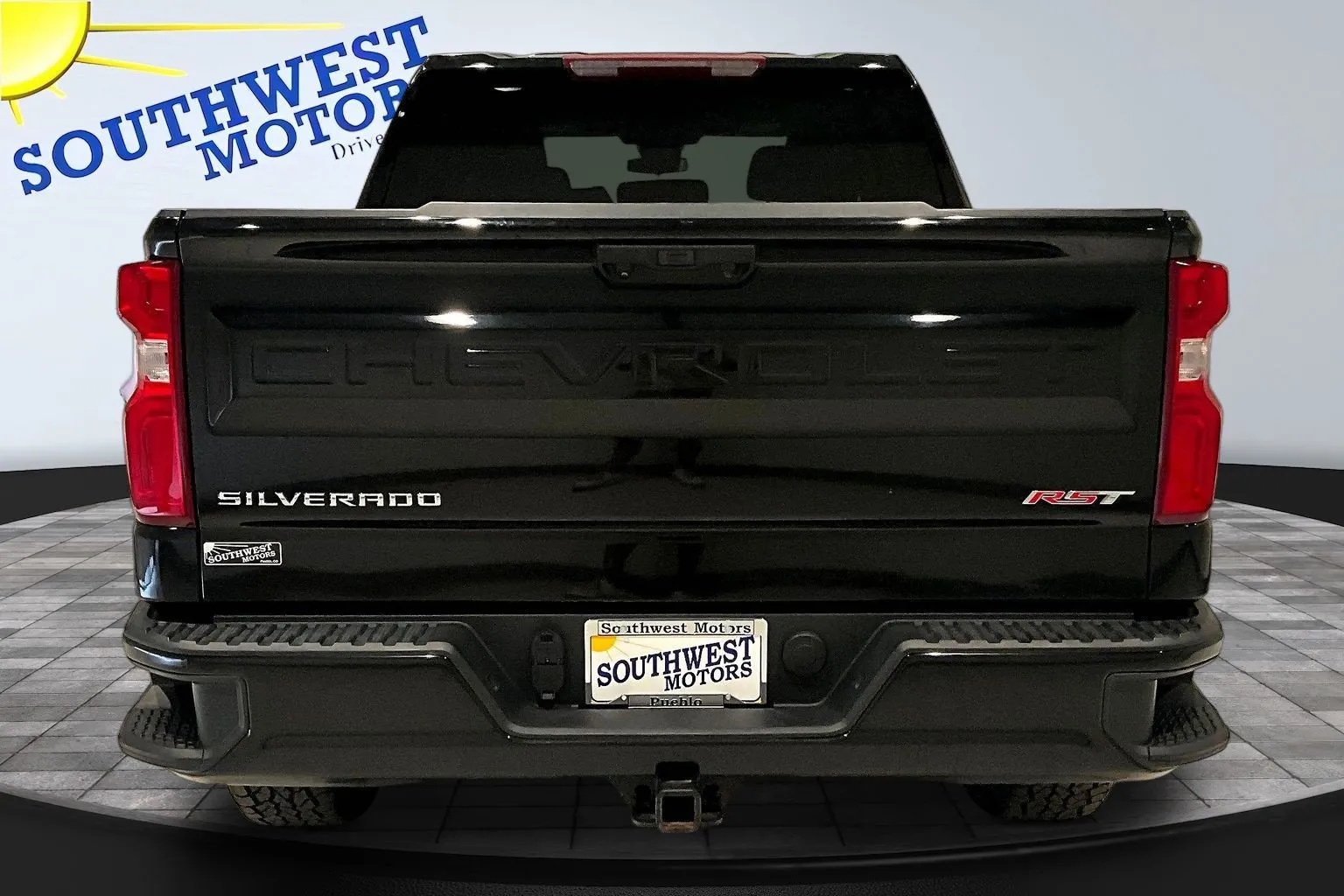 Chevrolet Silverado photo 6