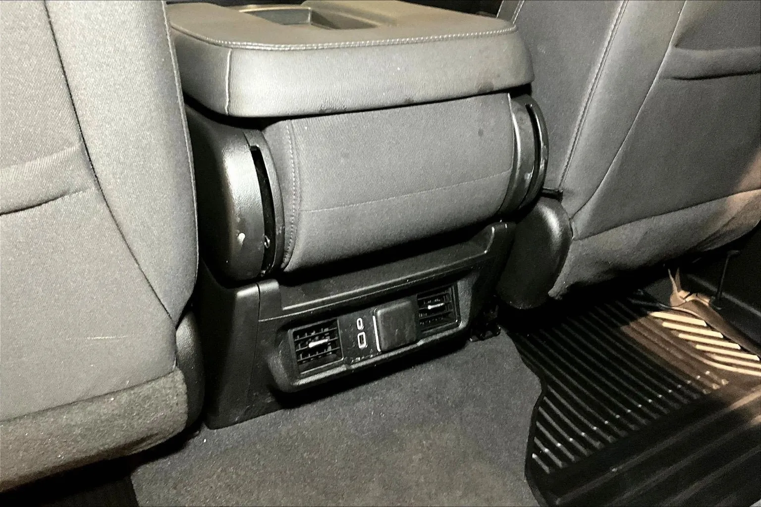 Chevrolet Silverado photo 12