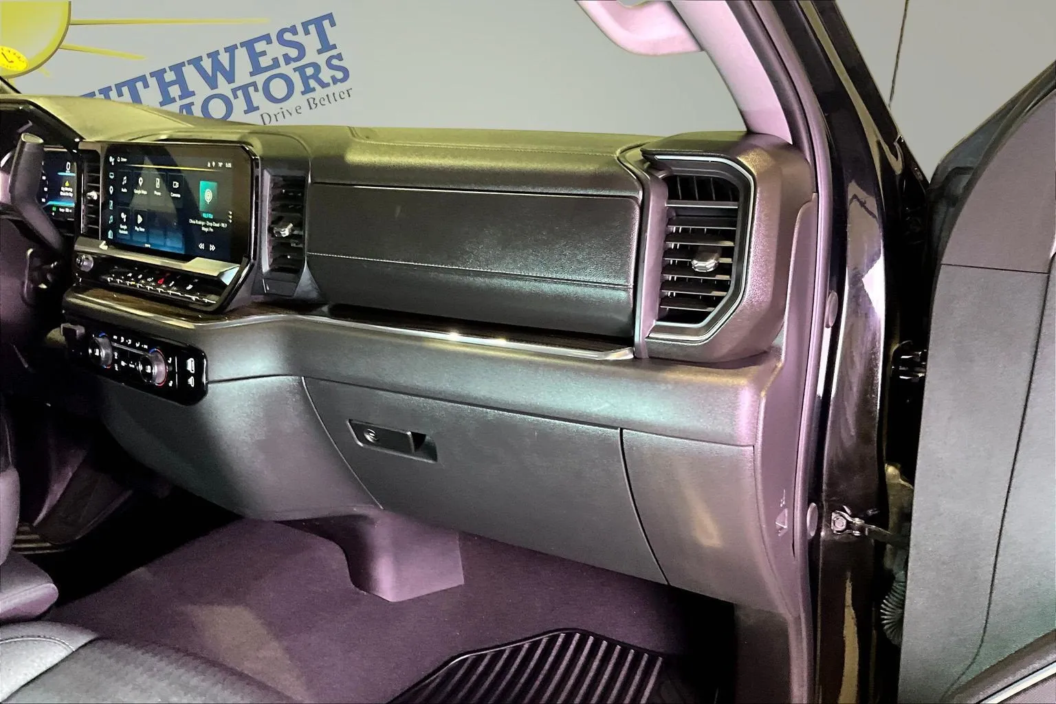 Chevrolet Silverado photo 28