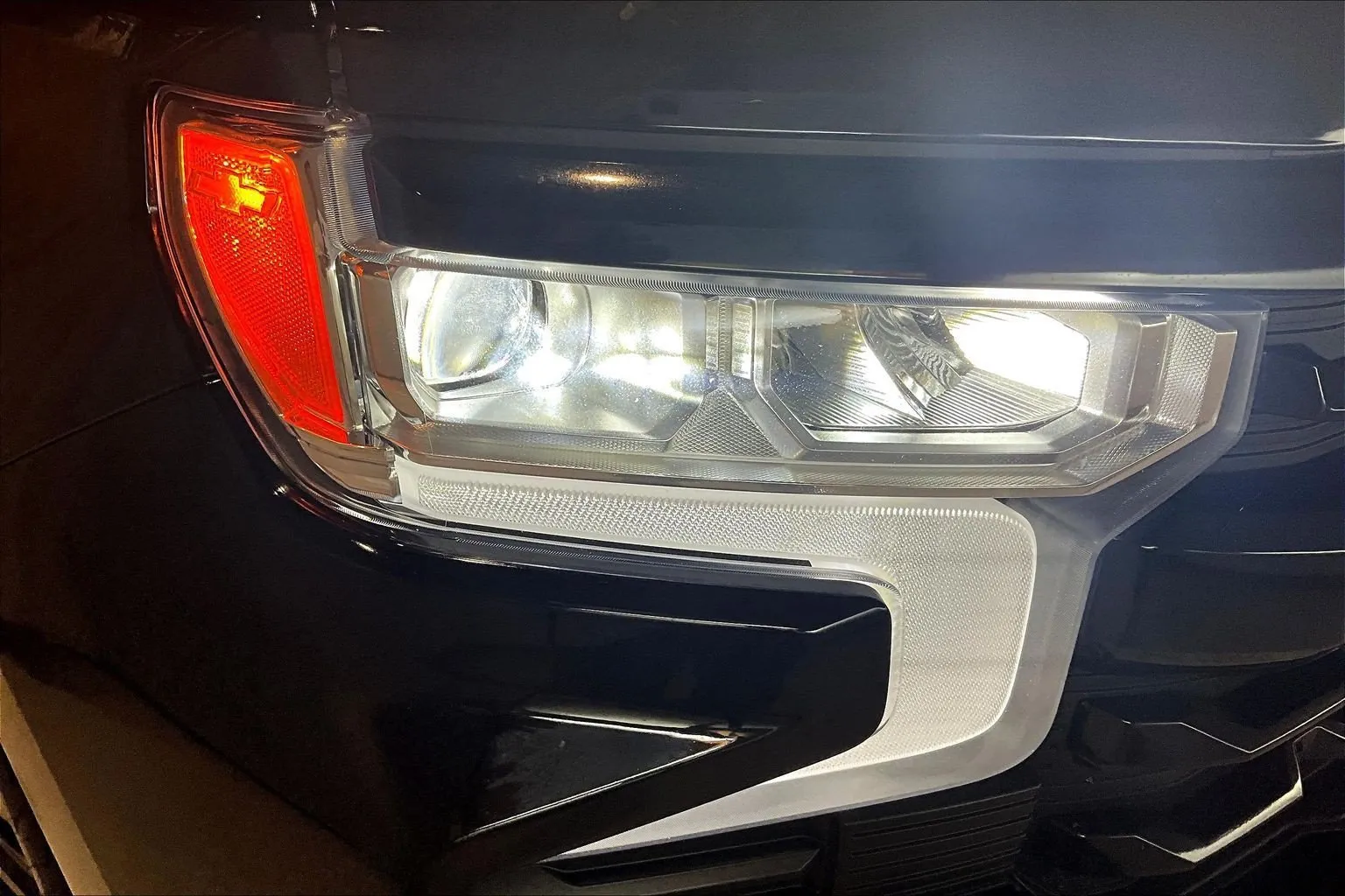 Chevrolet Silverado photo 33