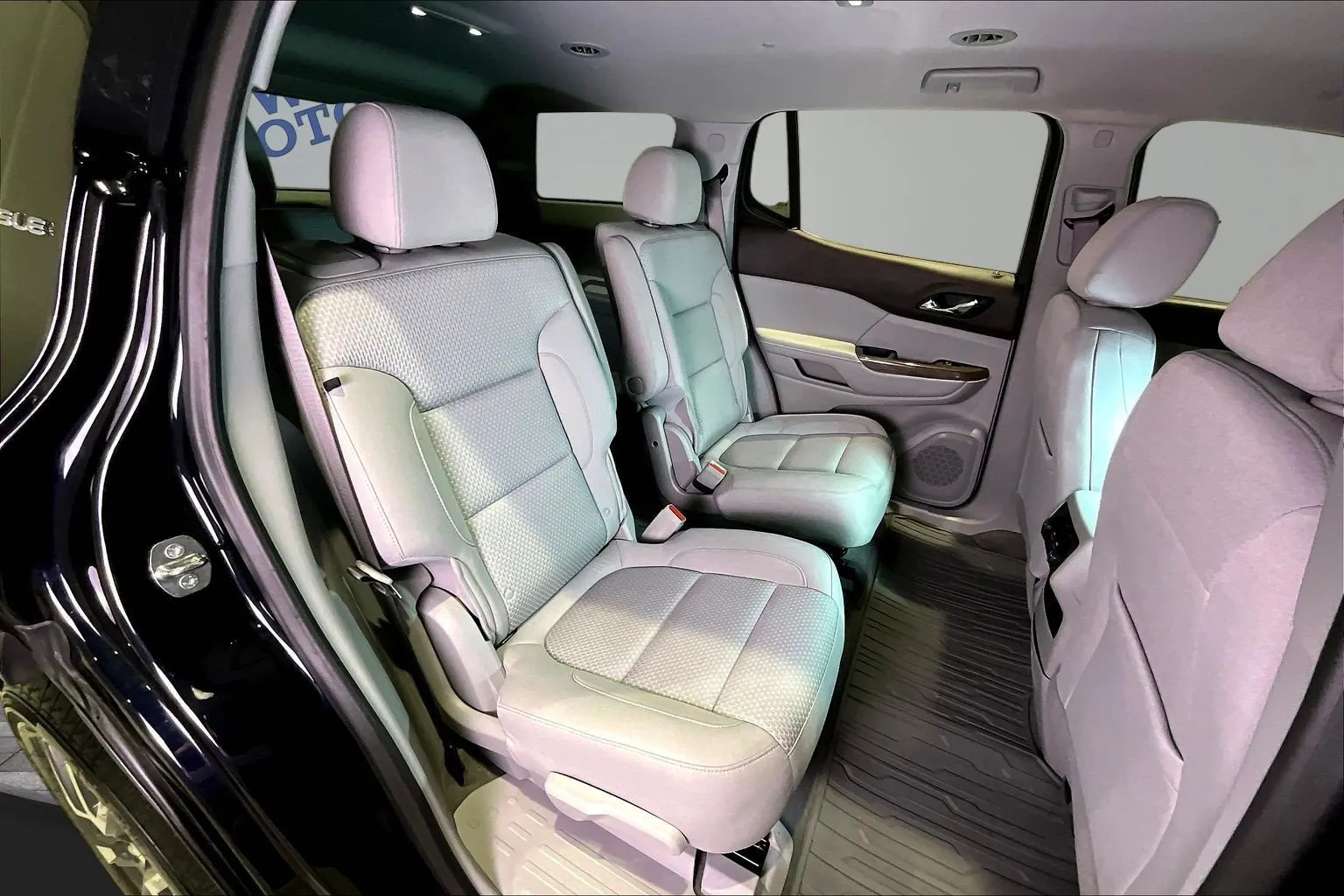 GMC Acadia photo 24