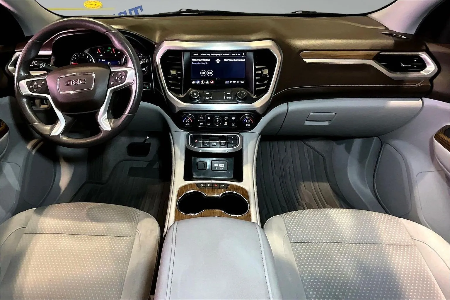GMC Acadia photo 8