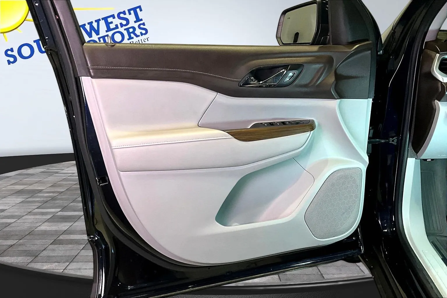 GMC Acadia photo 19