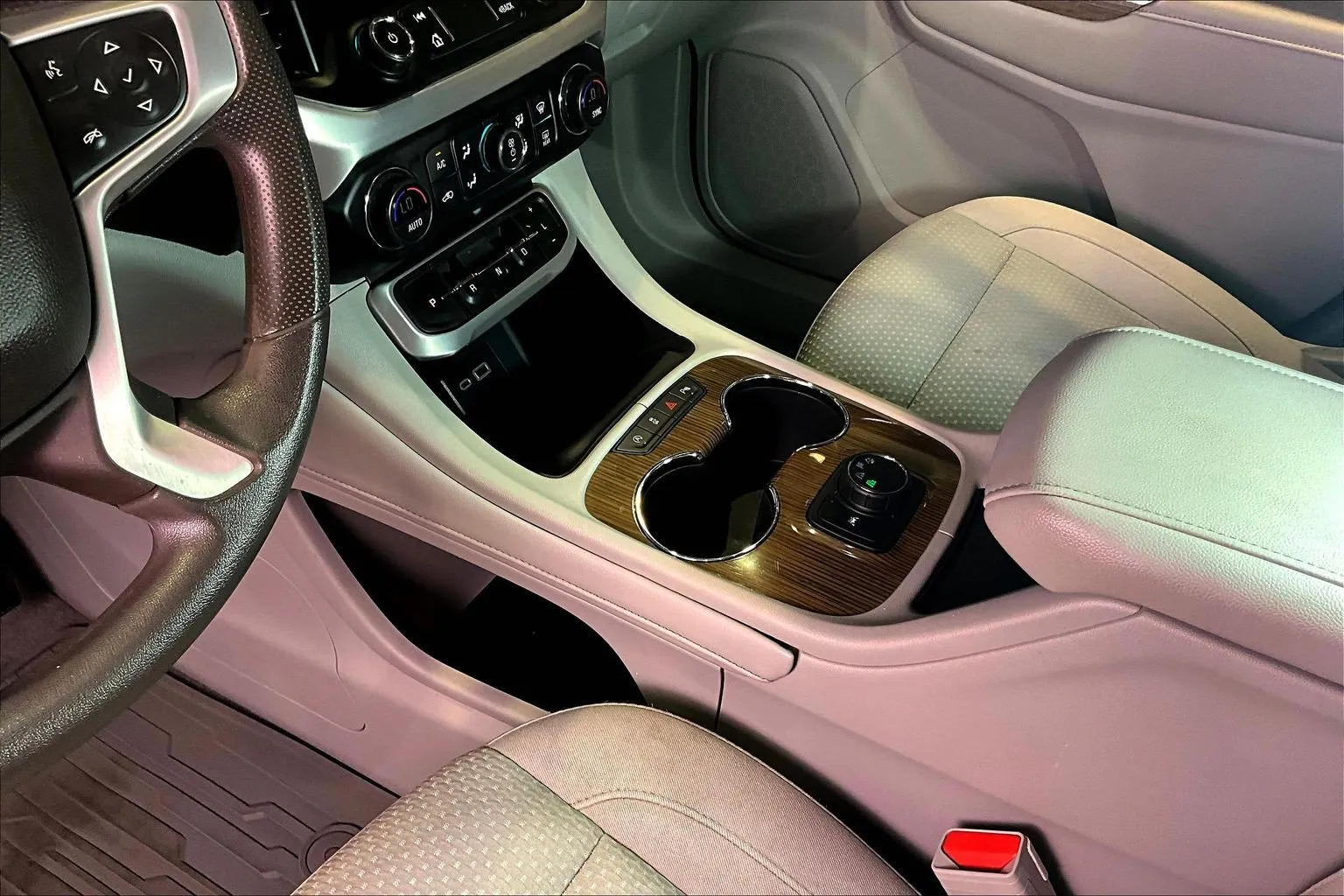 GMC Acadia photo 18