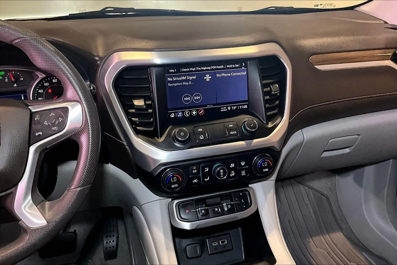 GMC Acadia photo 10