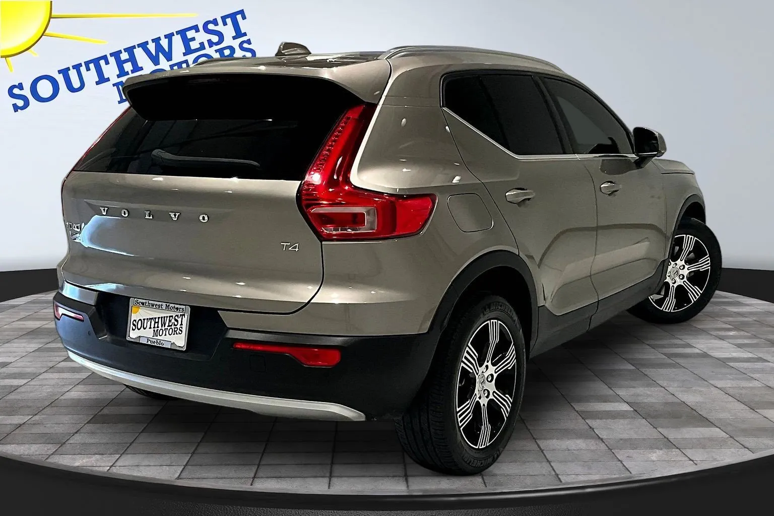 Volvo XC40 photo 7