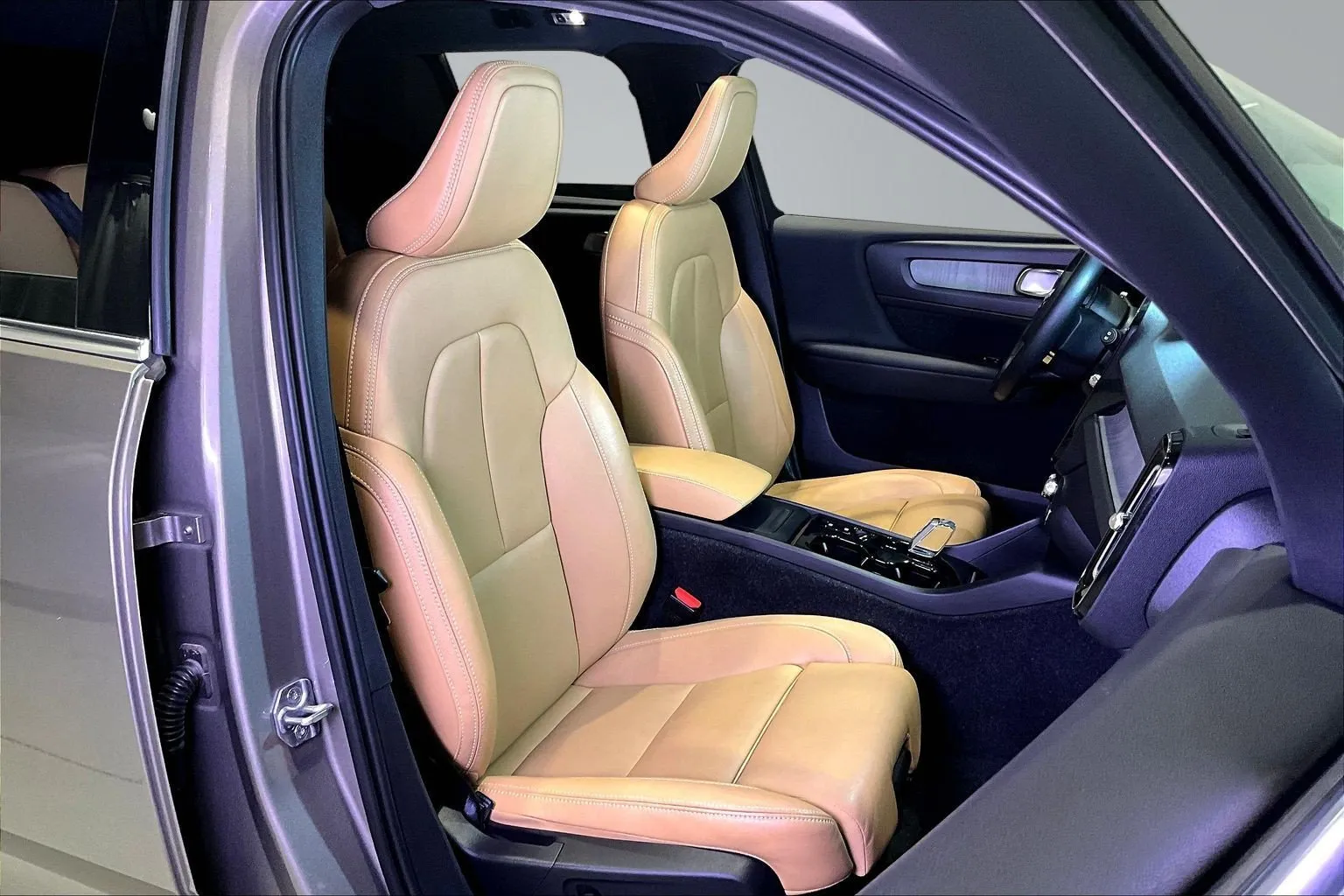 Volvo XC40 photo 28