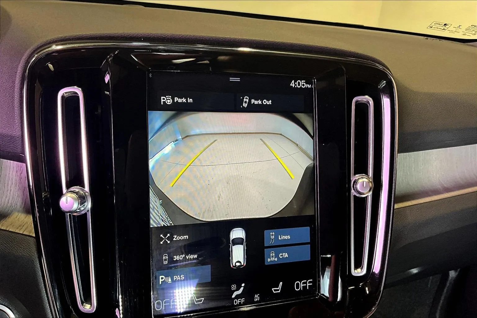 Volvo XC40 photo 15