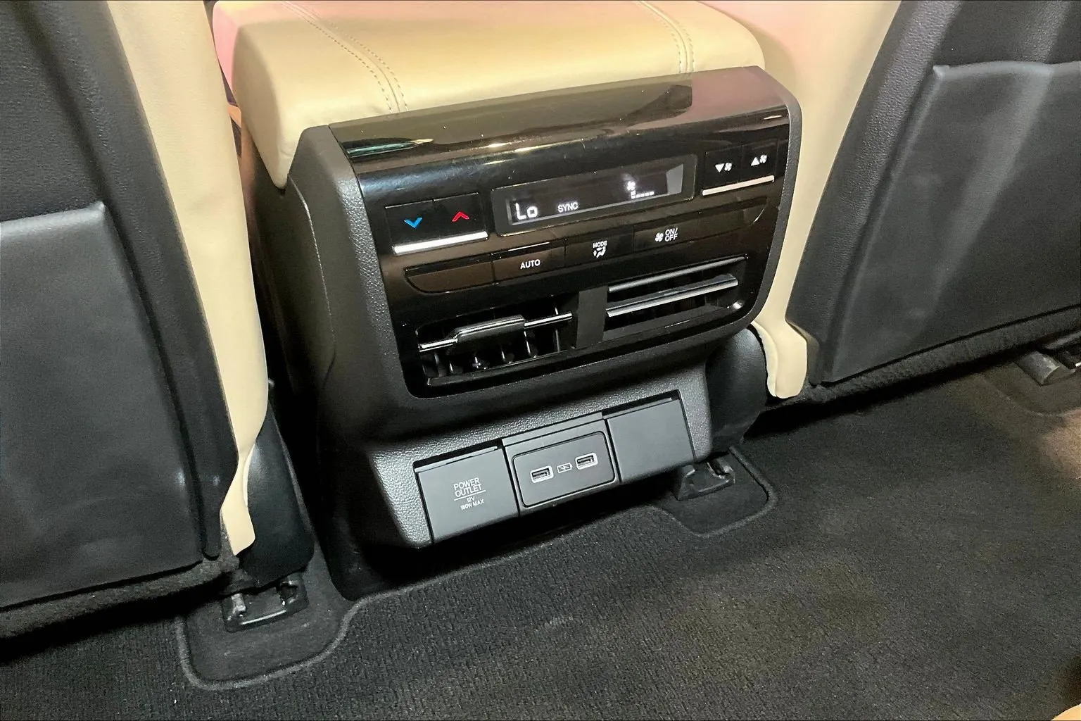Acura MDX photo 11