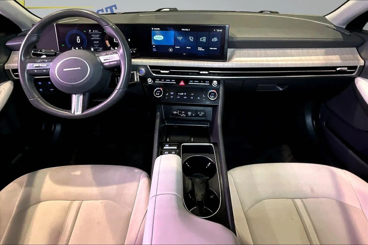 Hyundai Sonata photo 8