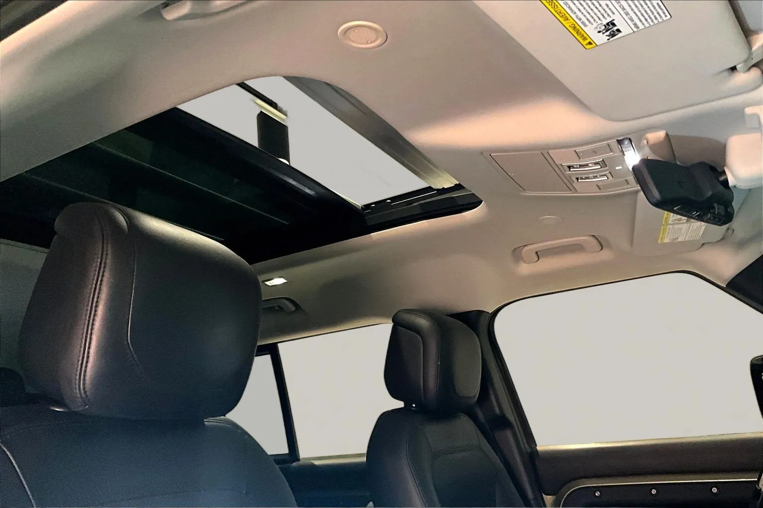 Land Rover Defender photo 26