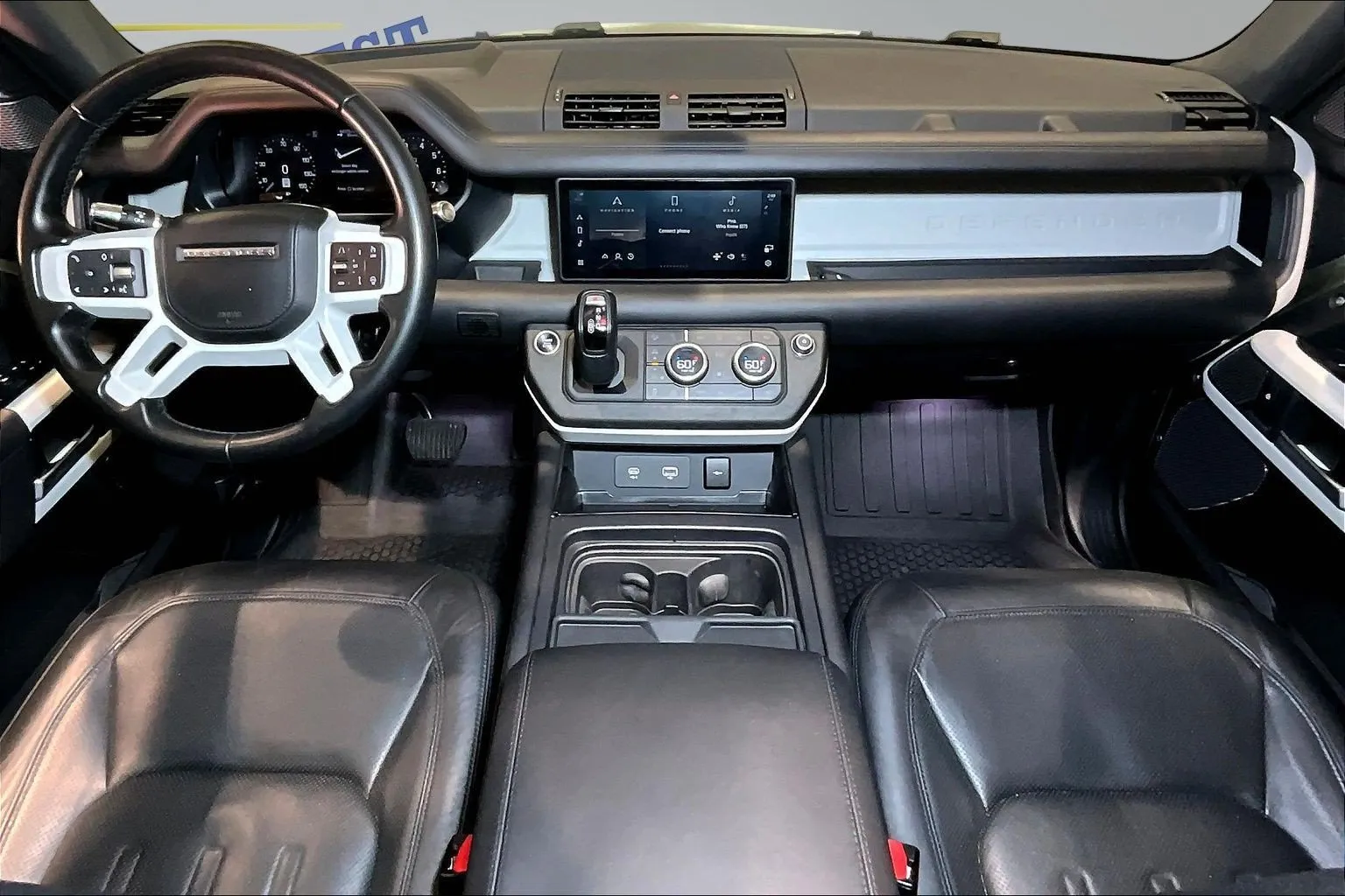 Land Rover Defender photo 8