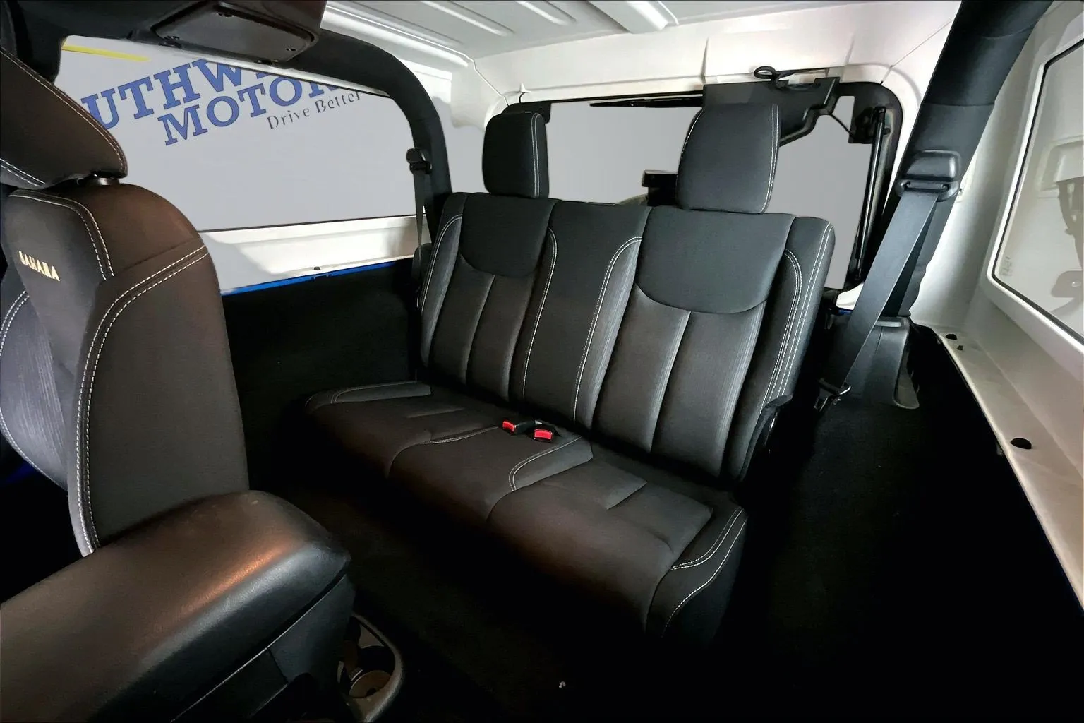 Jeep Wrangler photo 21