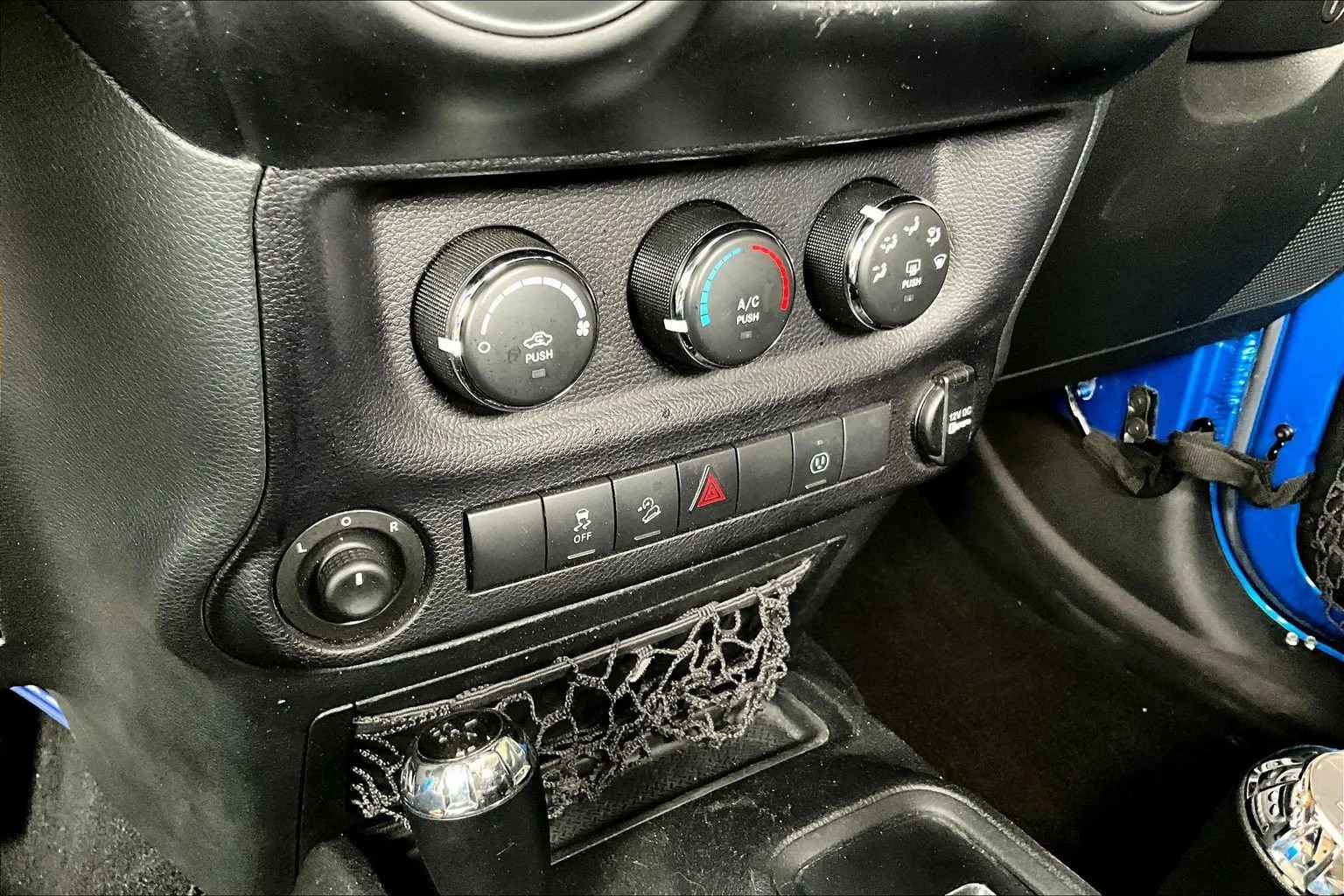 Jeep Wrangler photo 15